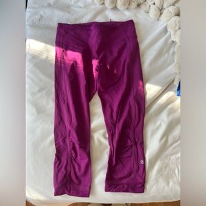 Magenta lululemon capri leggings size 6